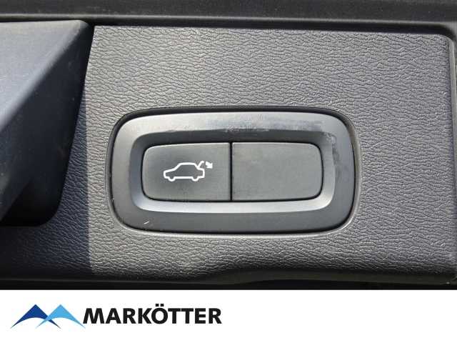 Volvo  Momentum Pro D4 2WD/Navi/AHK/H&K/Cam/SHZ/BLIS