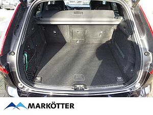 Volvo  Momentum Pro D4 2WD/Navi/AHK/H&K/Cam/SHZ/BLIS