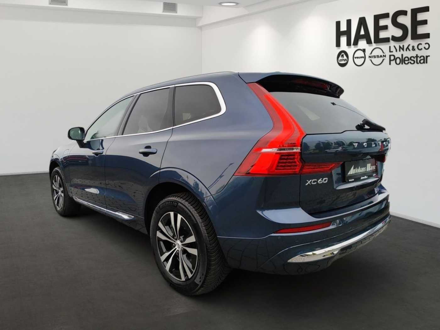 Volvo  Core Plug-In Hybrid AWD T6 EU6d LenkradHZG