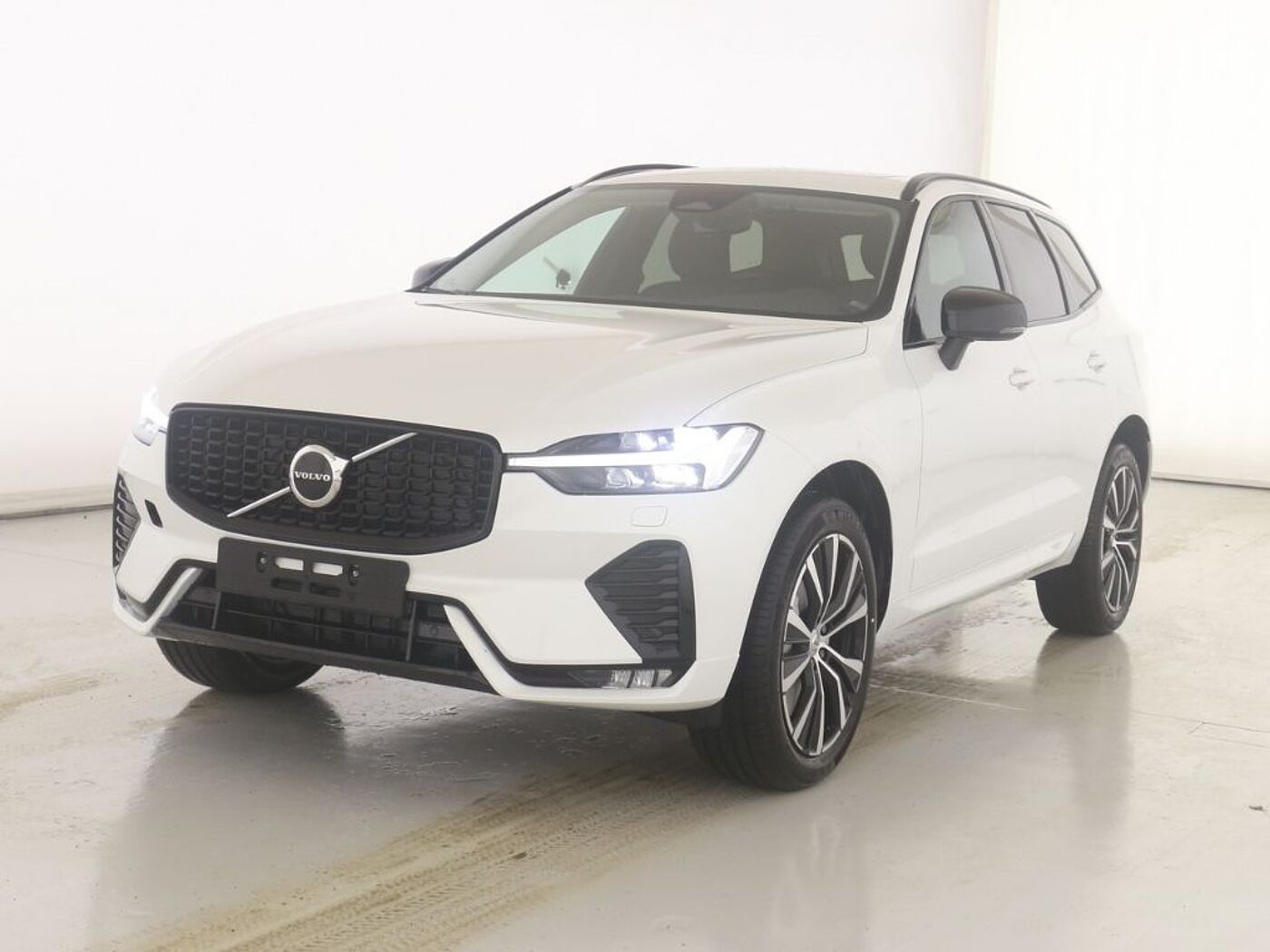 Volvo  Plus Dark B4 Benzin EU6d Leder digitales Co