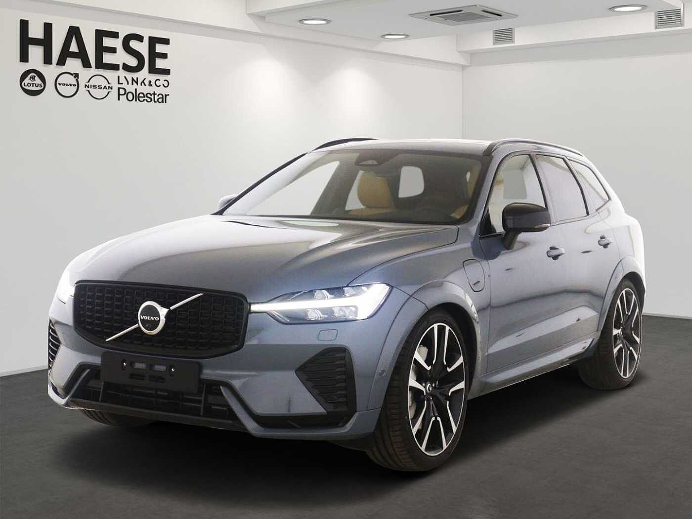 Volvo  Ultra Dark Recharge Plug-In Hybrid AWD T8 E