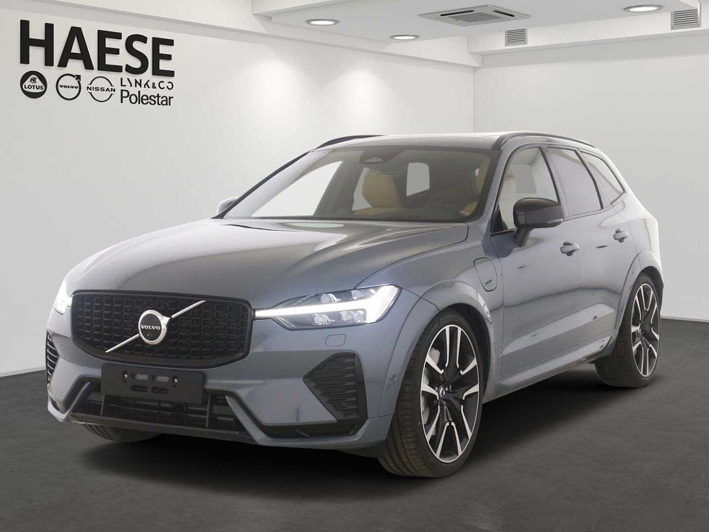 Volvo  Ultra Dark Recharge Plug-In Hybrid AWD T8 E