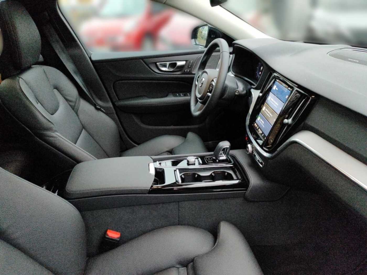 Volvo  Recharge T6 AWD Plug-In Hybrid Plus Dark Hea