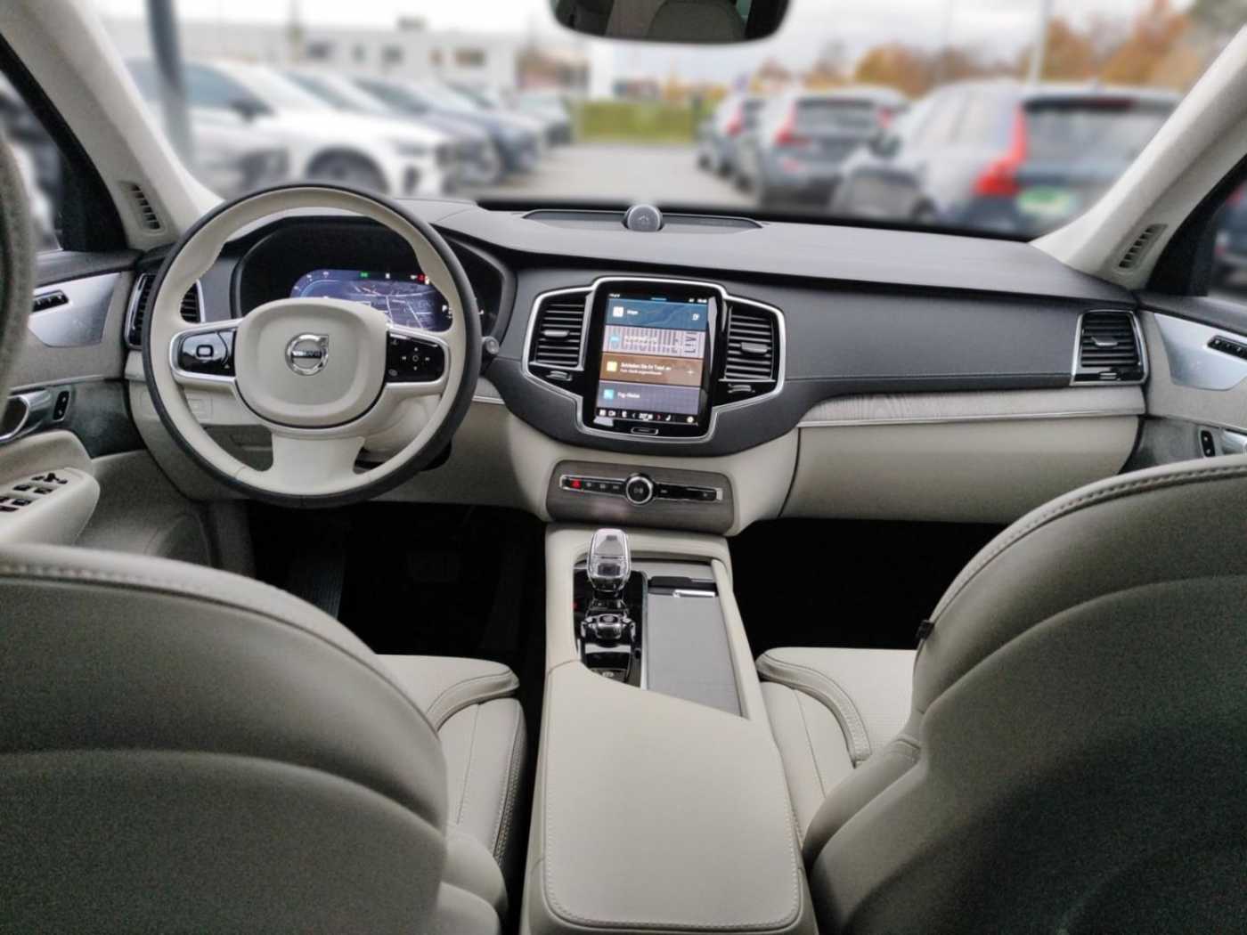 Volvo  Recharge T8 AWD Plug-In-Hybrid Ultra Dark *