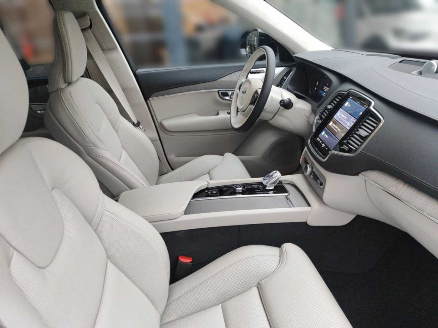 Volvo  Recharge T8 AWD Plug-In-Hybrid Ultra Dark *