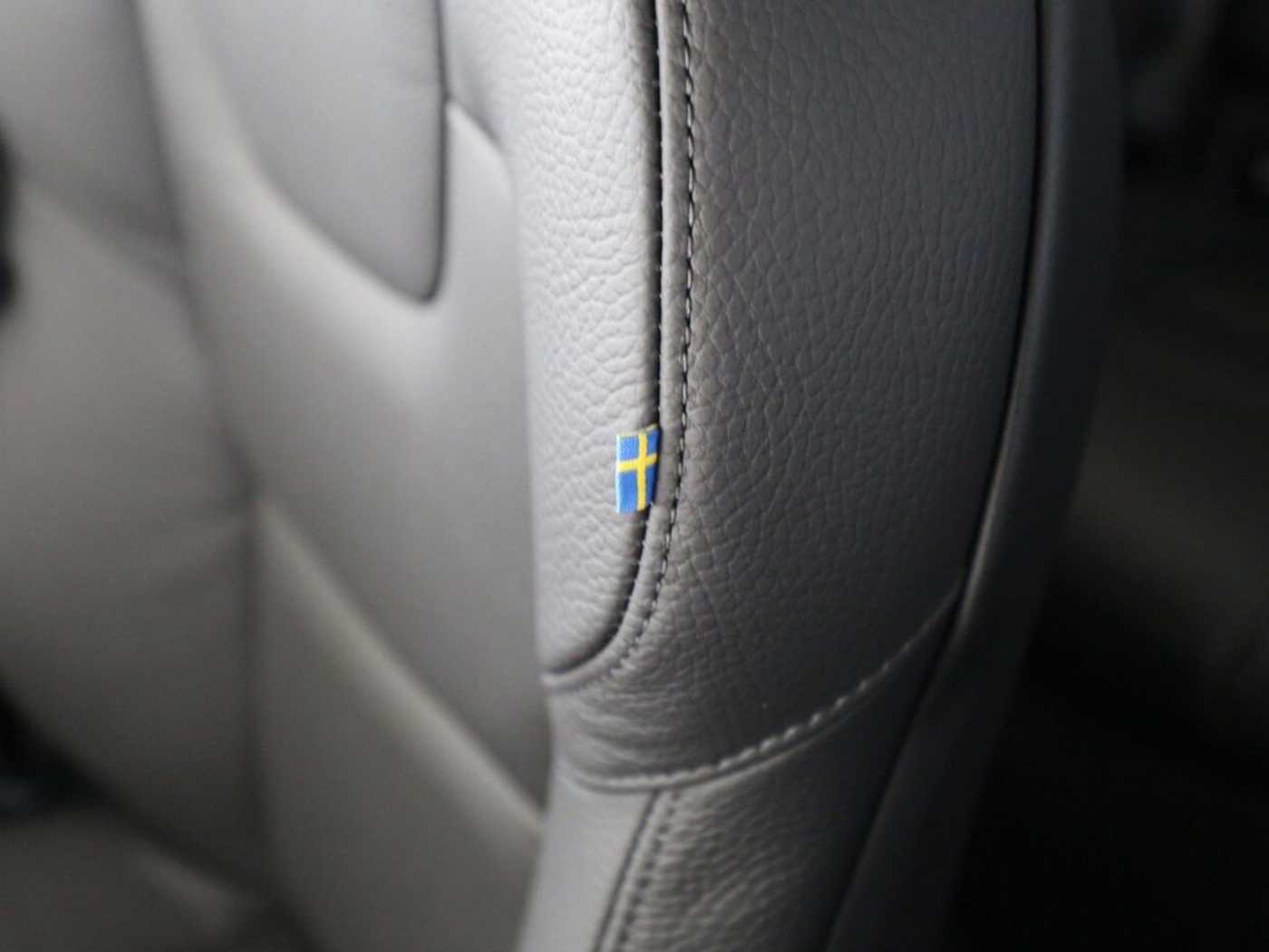 Volvo  Ultra Dark Plug-In Hybrid AWD T6 EU6d  HUD S