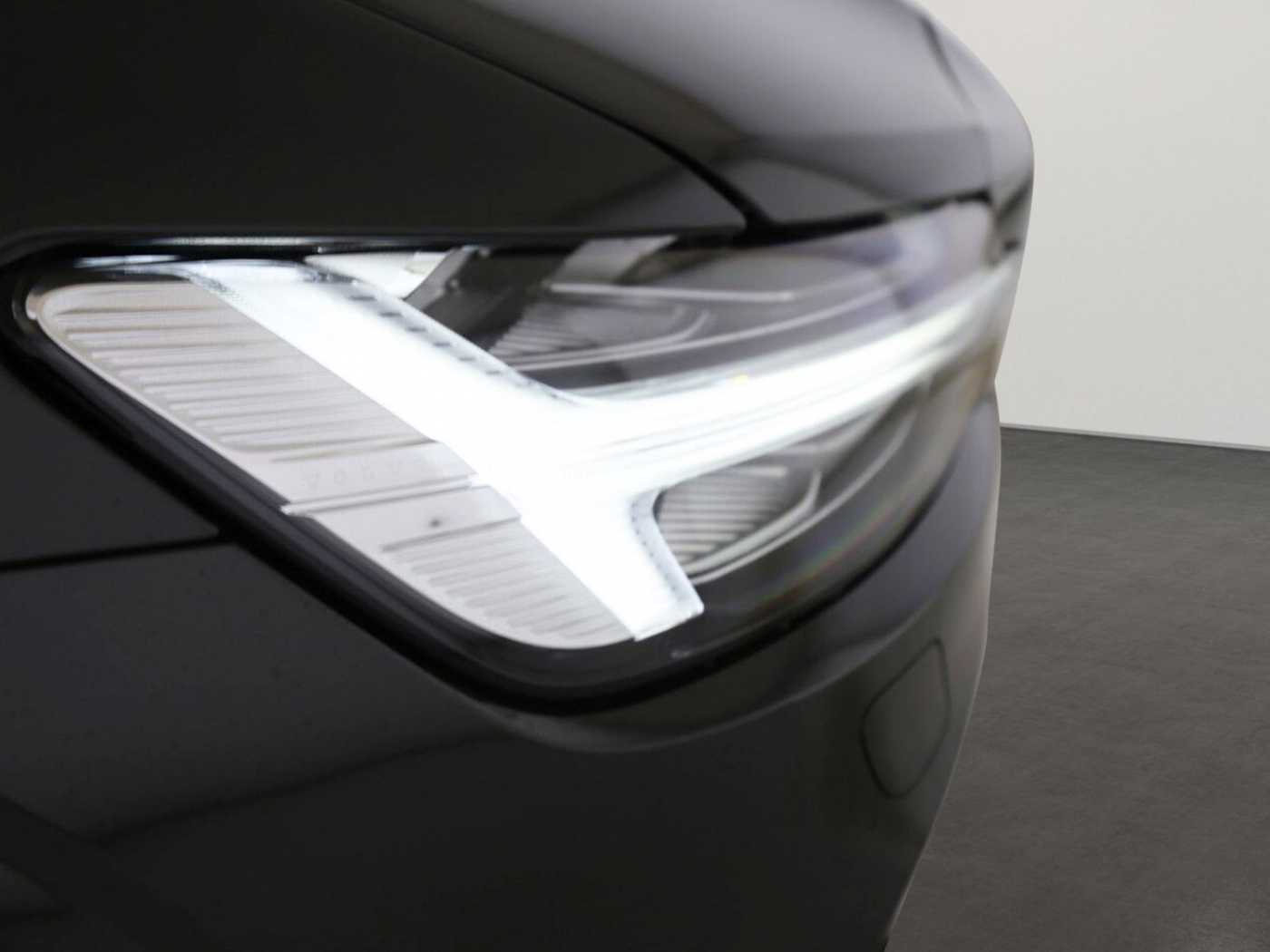 Volvo  Ultra Dark Plug-In Hybrid AWD T6 EU6d  HUD S