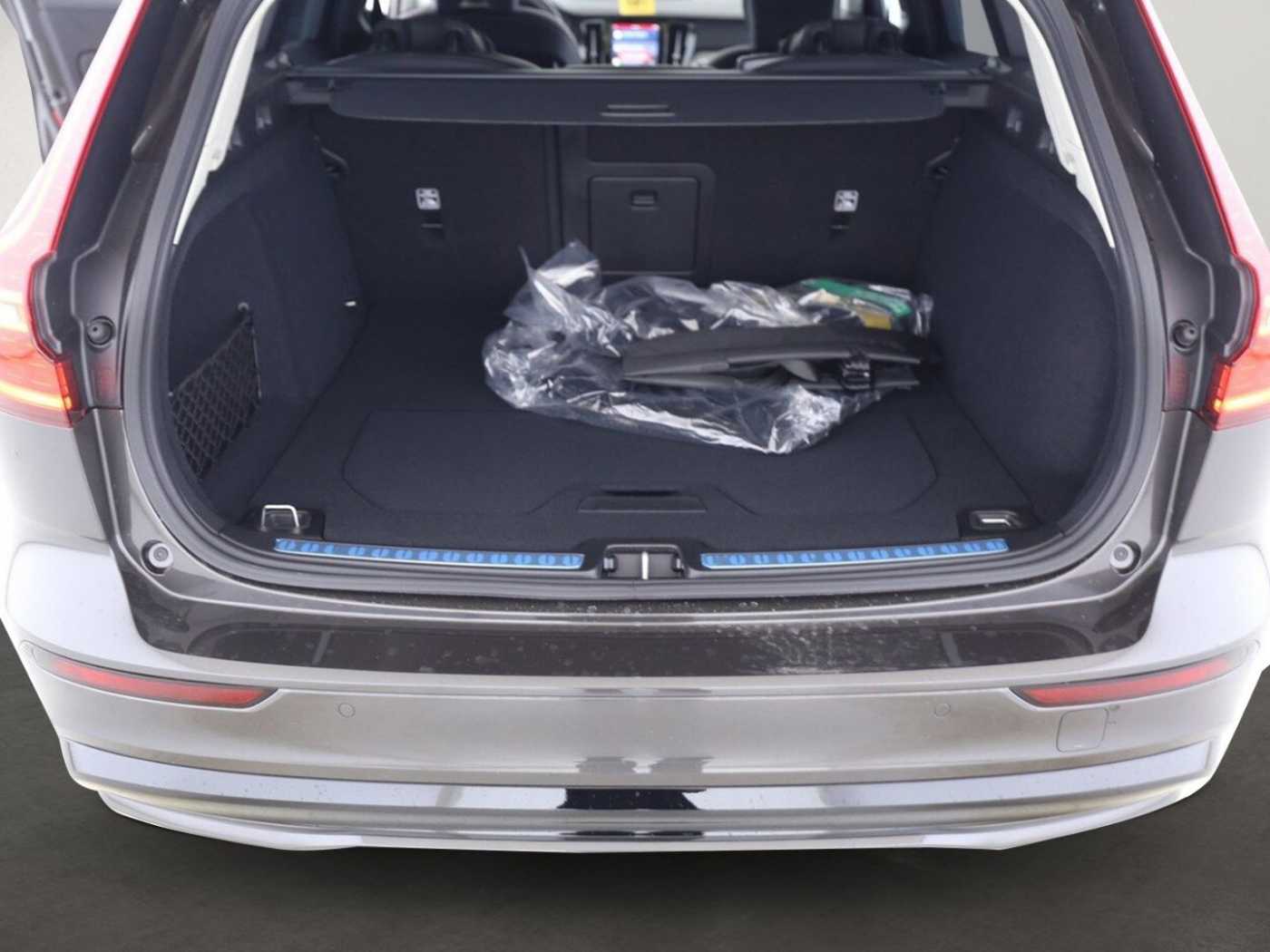 Volvo  Ultra Dark Plug-In Hybrid AWD T6 EU6d  HUD S