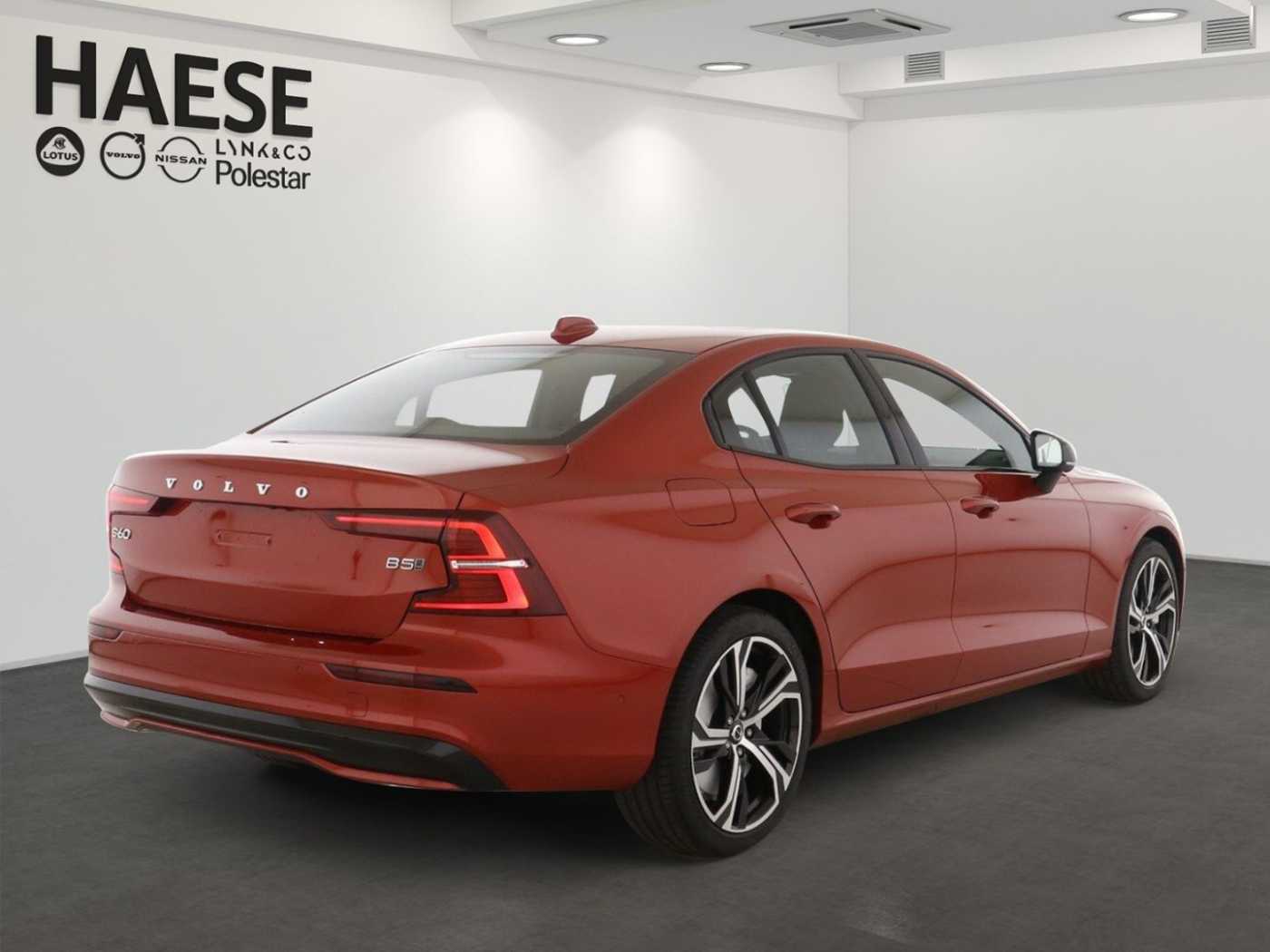 Volvo  Ultimate Dark AWD B5 EU6d HUD StandHZG AHK L