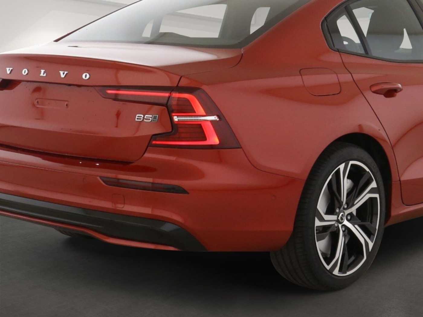 Volvo  Ultimate Dark AWD B5 EU6d HUD StandHZG AHK L
