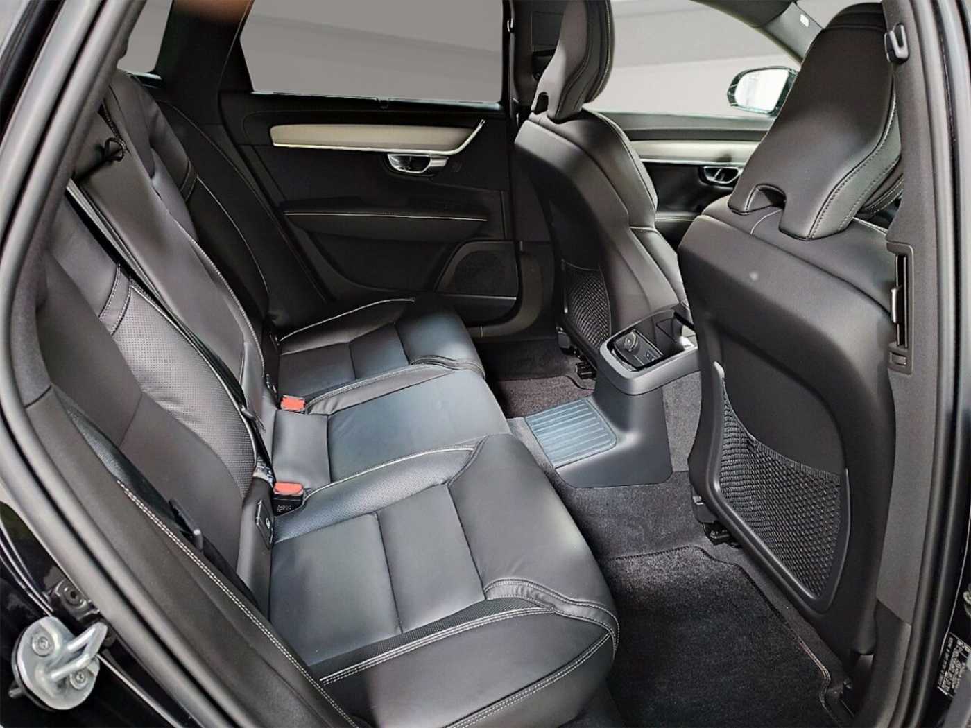 Volvo  Plus Dark Plug-In Hybrid AWD T6 EU6d Nappa L
