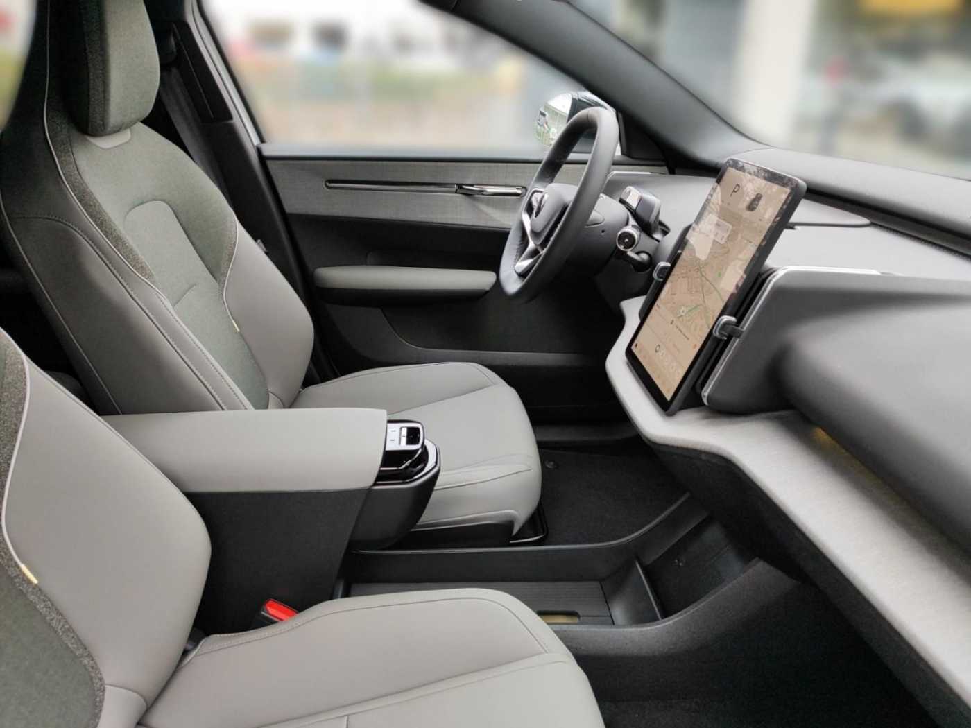 Volvo  Single Motor Extended Range Plus ***Pine***