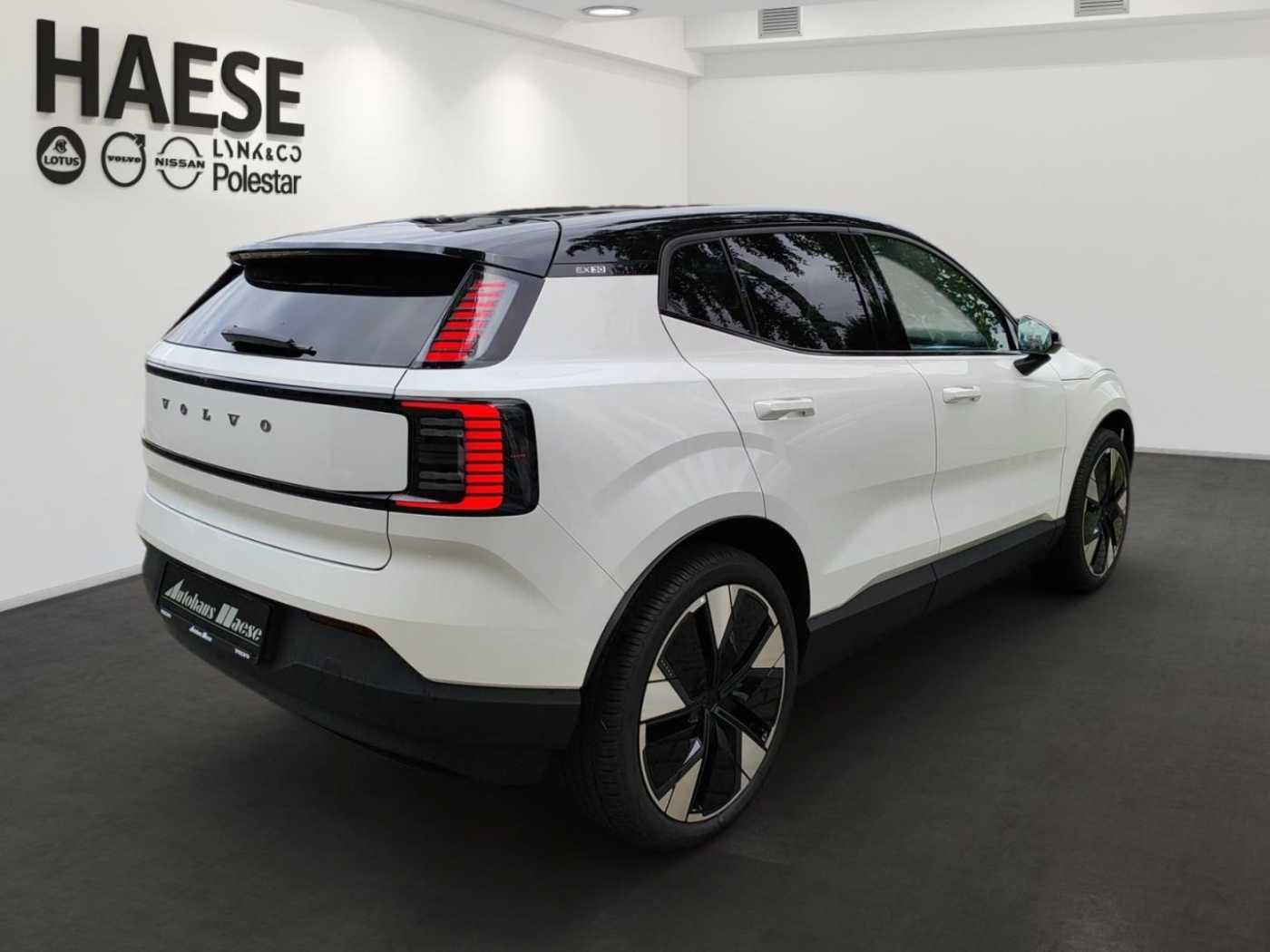 Volvo  Single Motor Extended Range Plus ***Pine***