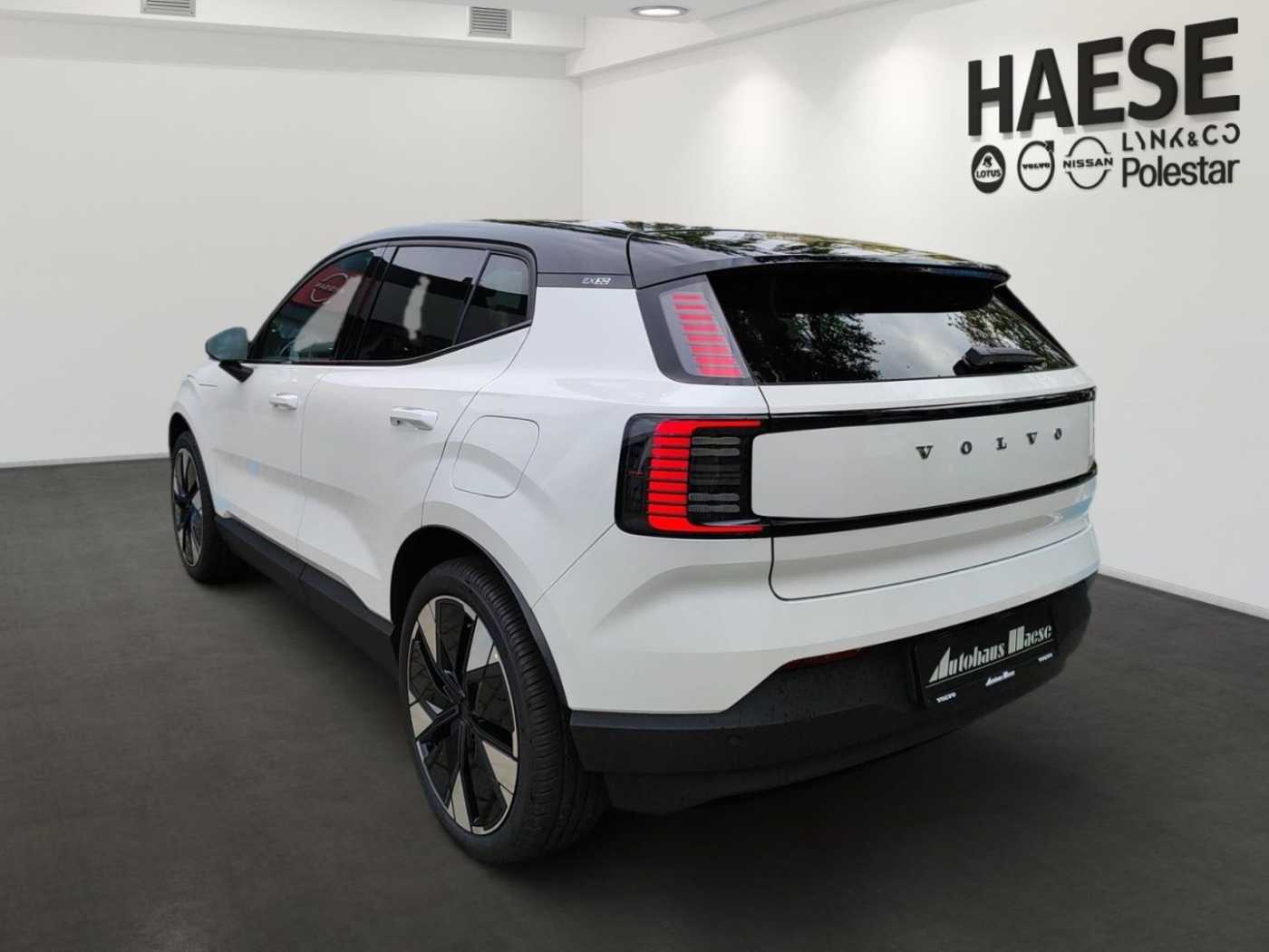 Volvo  Single Motor Extended Range Plus ***Pine***