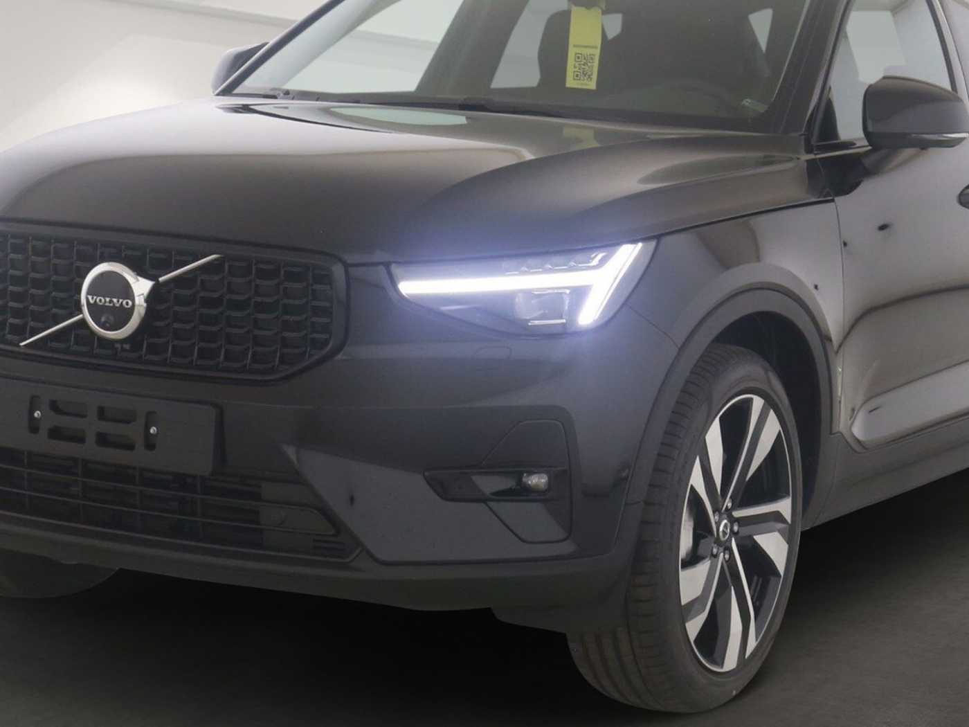 Volvo  Ultra Dark B4 EU6e AHK Leder Digitales Cock