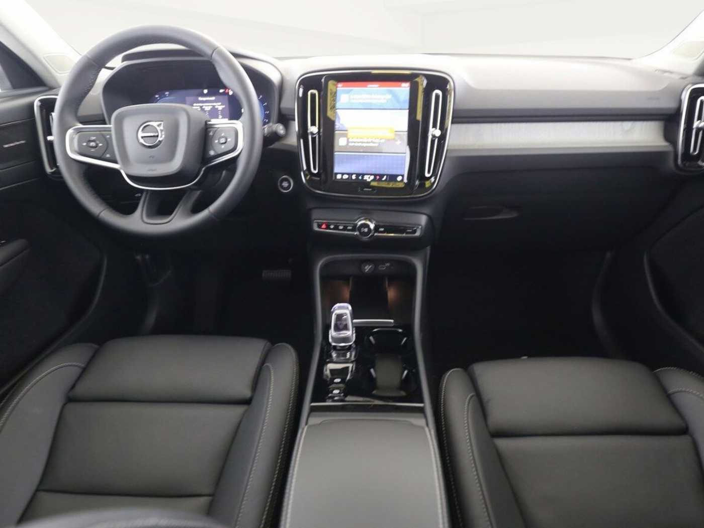 Volvo  Ultra Dark B4 EU6e AHK Leder Digitales Cock