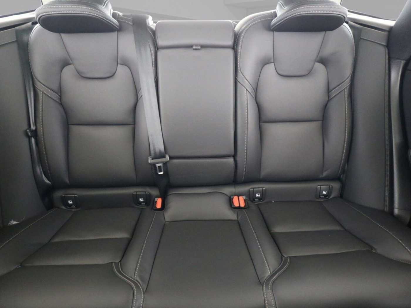 Volvo  Ultra Dark AWD B5 EU6d HUD AD Digitales Coc