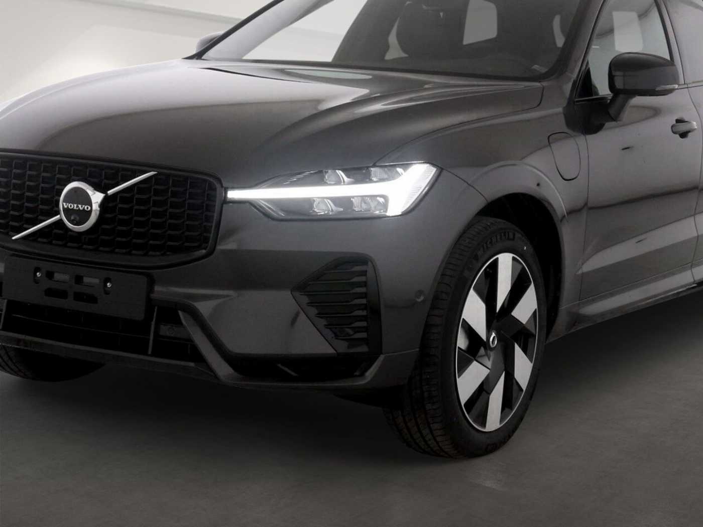 Volvo  T8 Plus Dark Recharge Plug-In Hybrid AWD EU