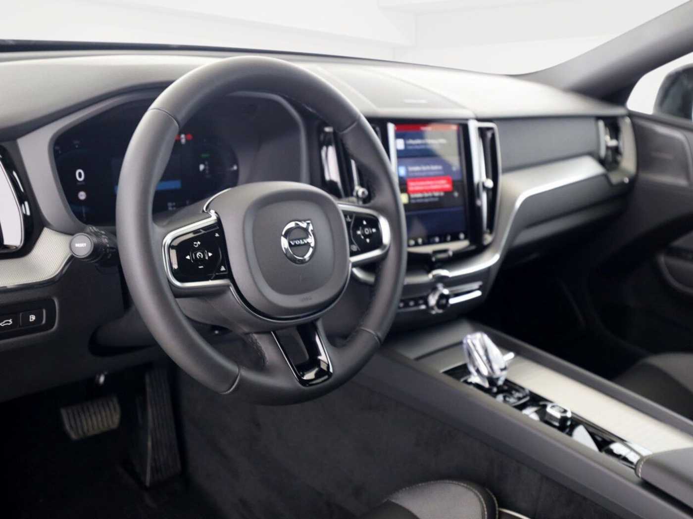 Volvo  T8 Plus Dark Recharge Plug-In Hybrid AWD EU