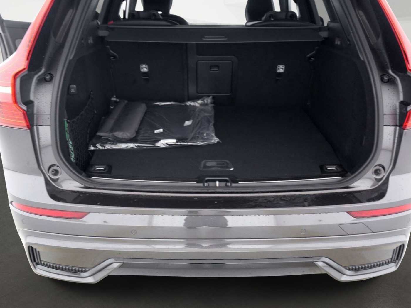 Volvo  T8 Plus Dark Recharge Plug-In Hybrid AWD EU