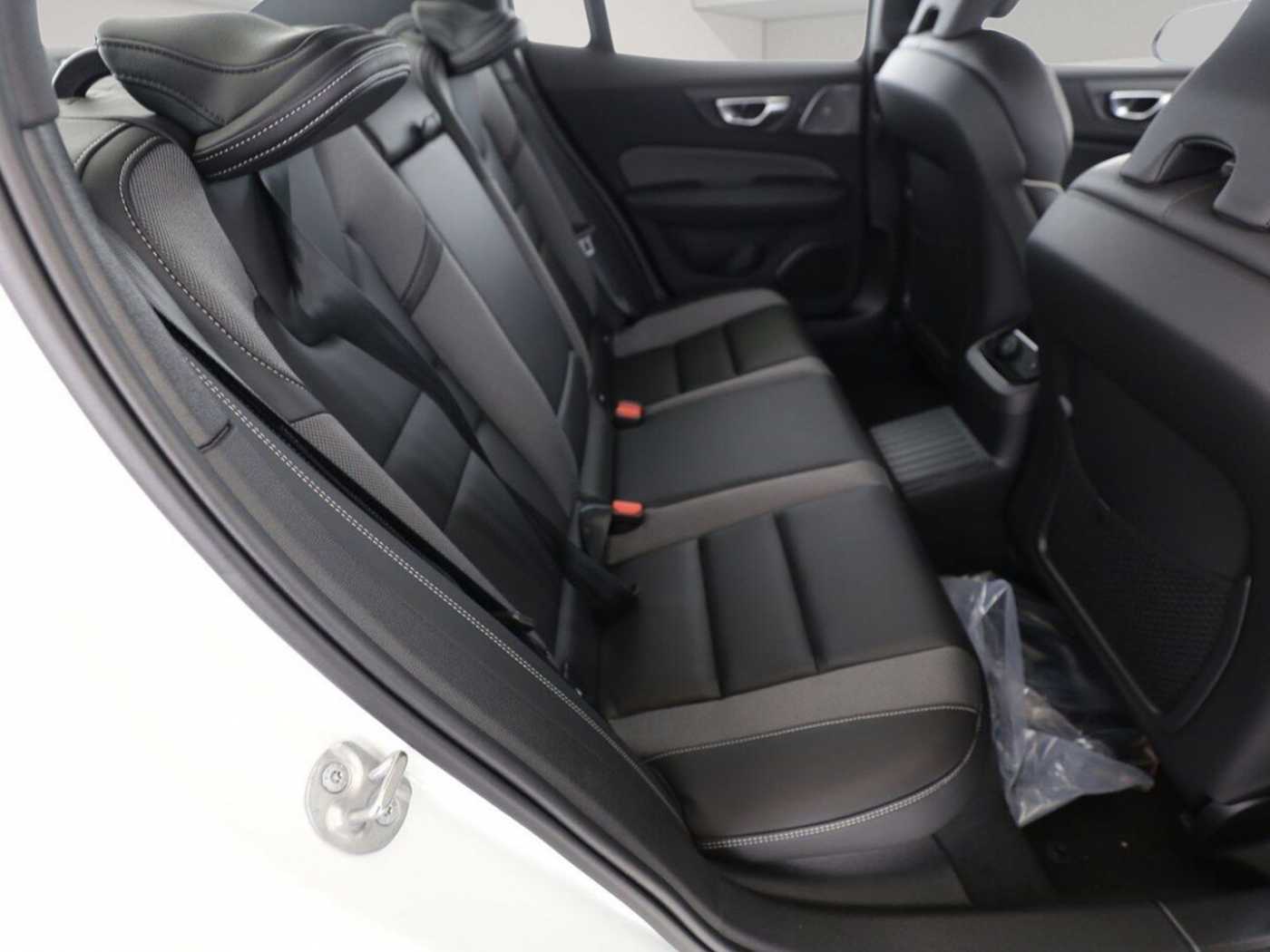 Volvo  T8 Ultimate Dark Recharge Plug-In Hybrid AWD