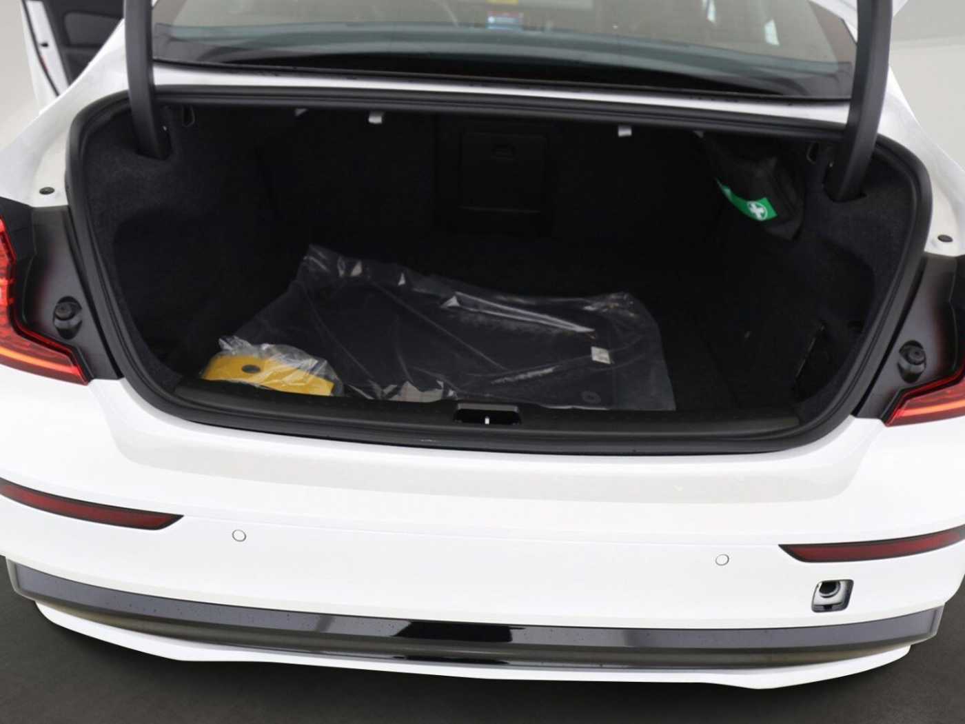 Volvo  T8 Ultimate Dark Recharge Plug-In Hybrid AWD