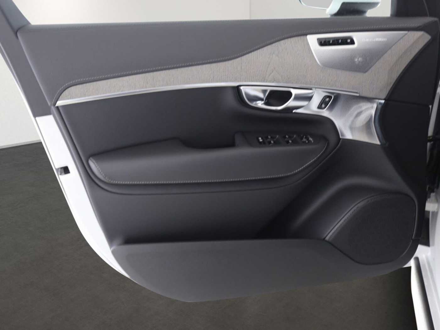 Volvo  T8 Ultra Bright Recharge Plug-In Hybrid AWD