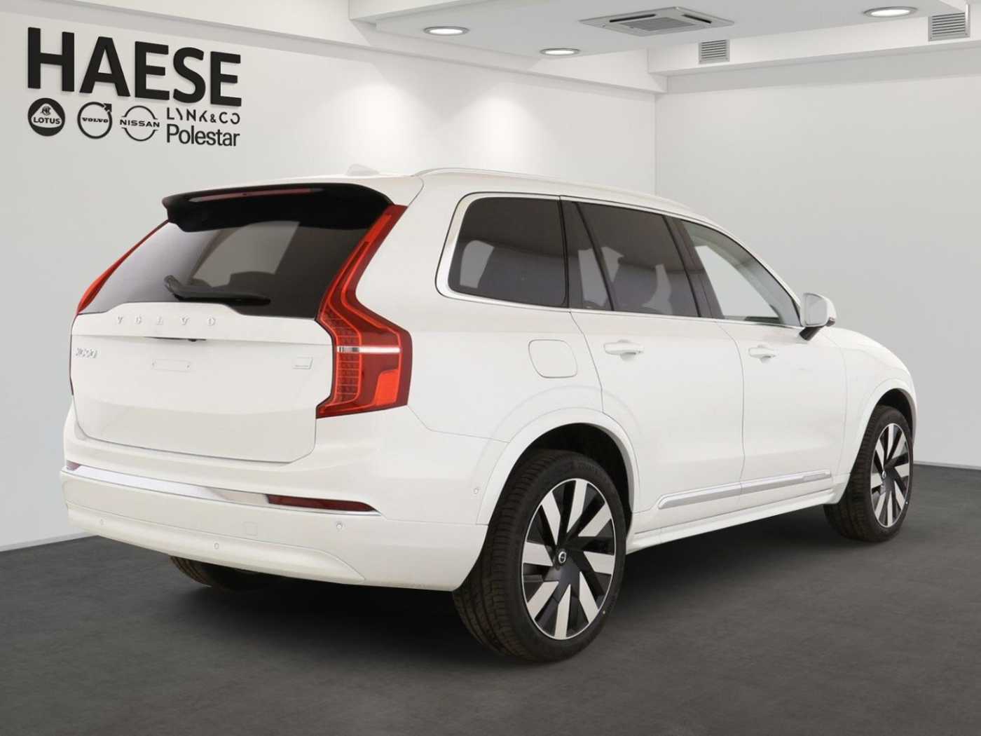 Volvo  T8 Ultra Bright Recharge Plug-In Hybrid AWD