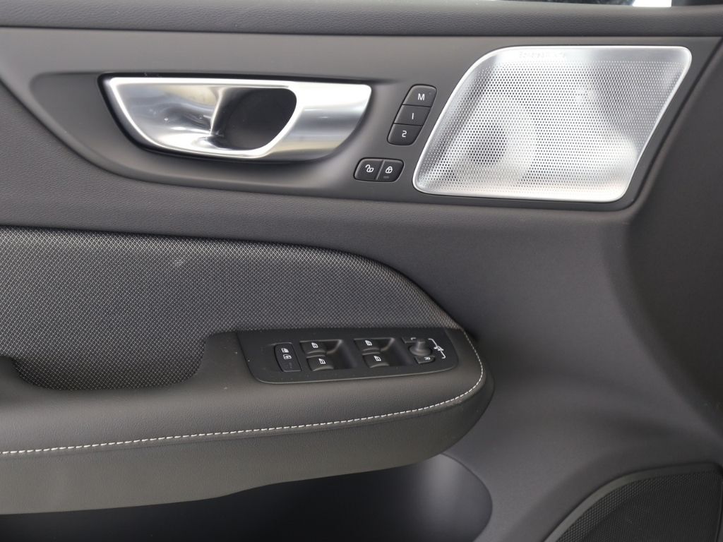 Volvo  T8 Ultimate Dark Recharge Plug-In Hybrid AWD