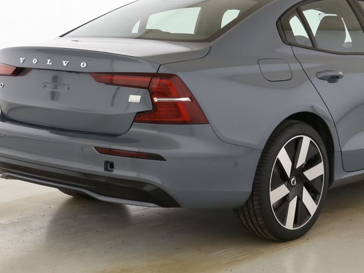 Volvo  T8 Ultimate Dark Recharge Plug-In Hybrid AWD