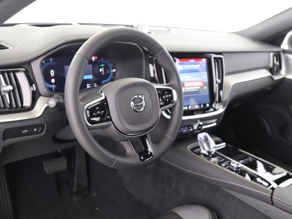 Volvo  T8 Ultimate Dark Recharge Plug-In Hybrid AWD