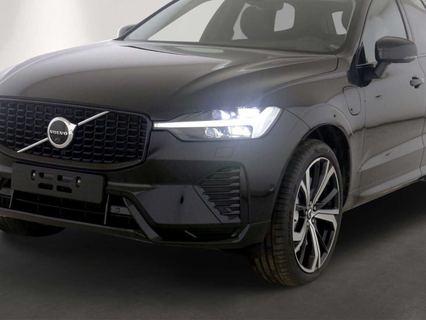 Volvo  T8 Ultra Dark Recharge Plug-In Hybrid AWD E