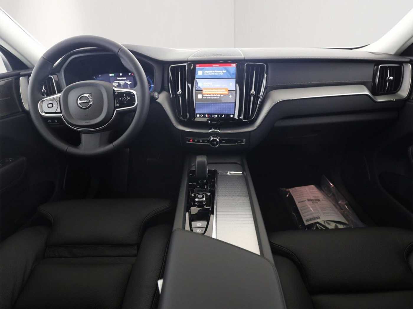 Volvo  T8 Ultra Dark Recharge Plug-In Hybrid AWD E