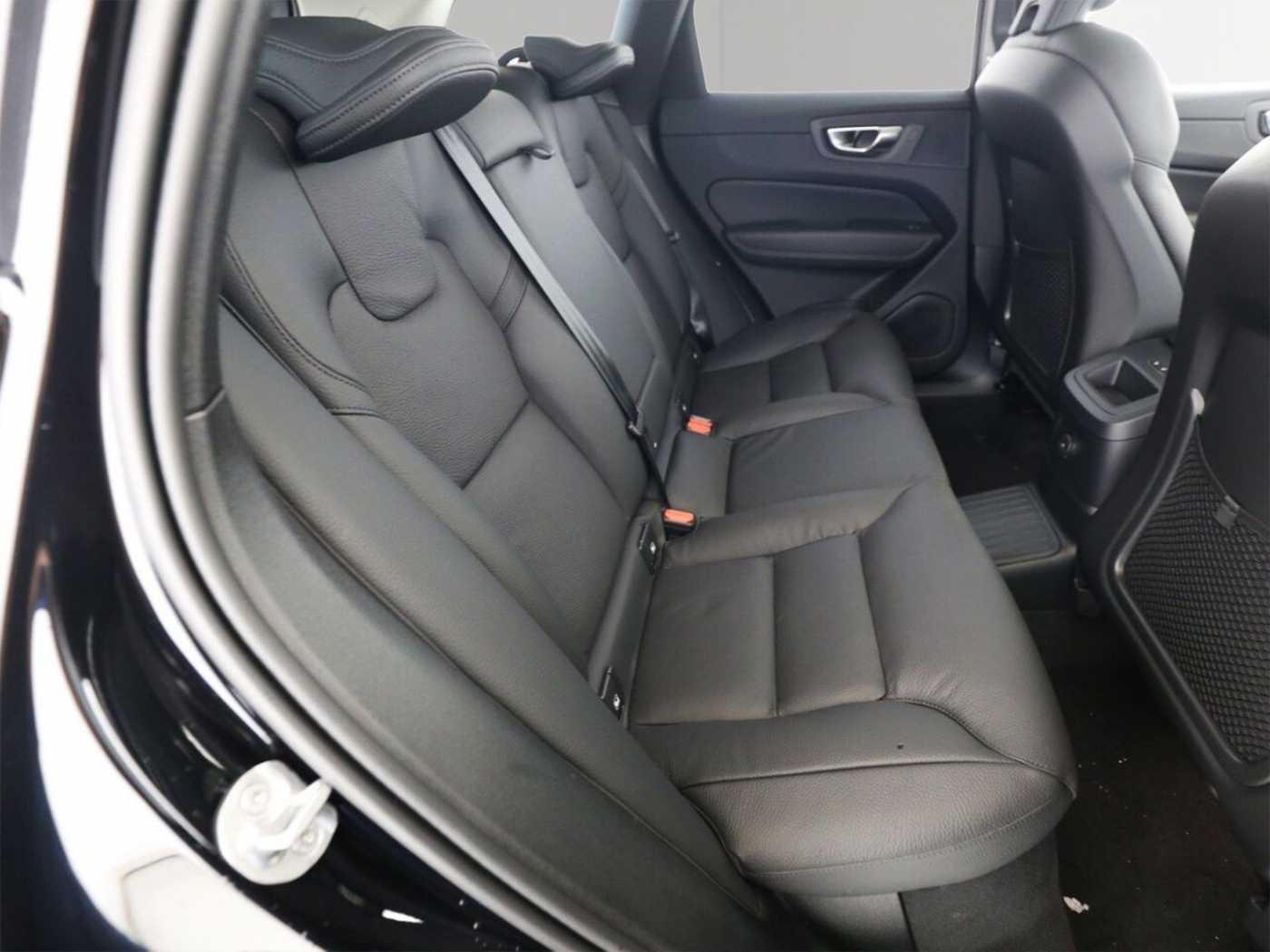 Volvo  T8 Ultra Dark Recharge Plug-In Hybrid AWD E