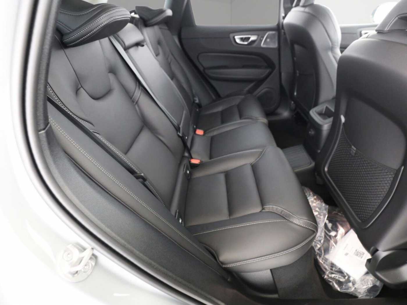 Volvo  T8 Ultra Dark Recharge Plug-In Hybrid AWD E
