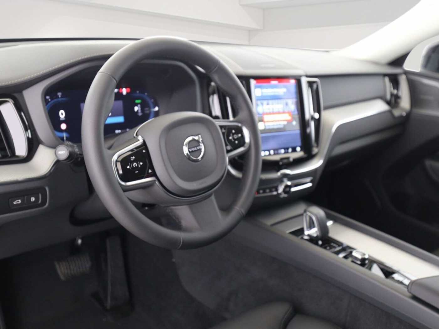 Volvo  T8 Ultra Dark Recharge Plug-In Hybrid AWD E