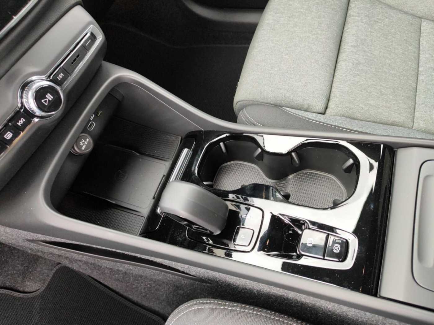 Volvo  Plus Dark 2WD B3 EU6d Navi digitales Cockpi