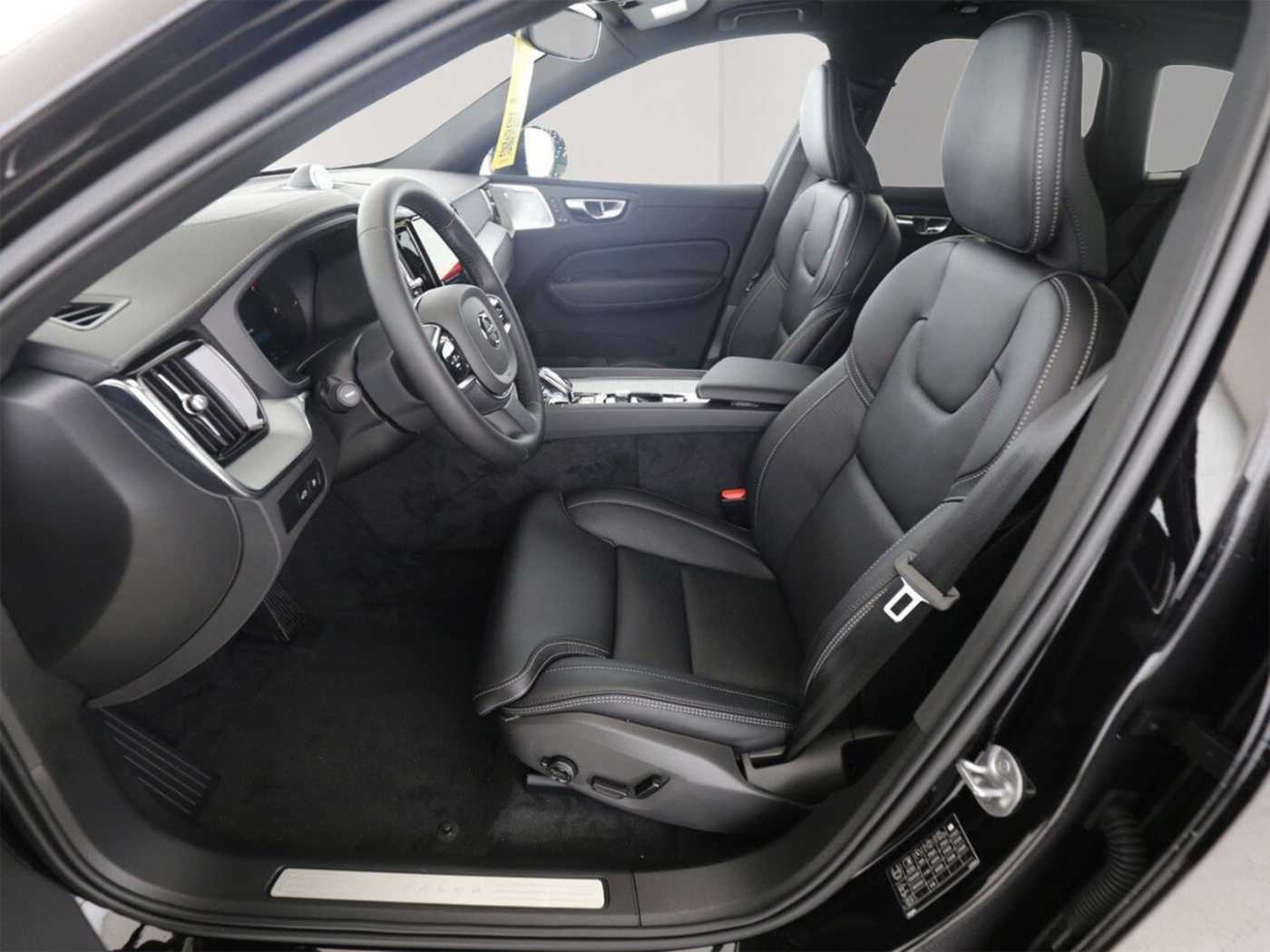 Volvo  T8 Ultra Black Edition Recharge Plug-In Hyb