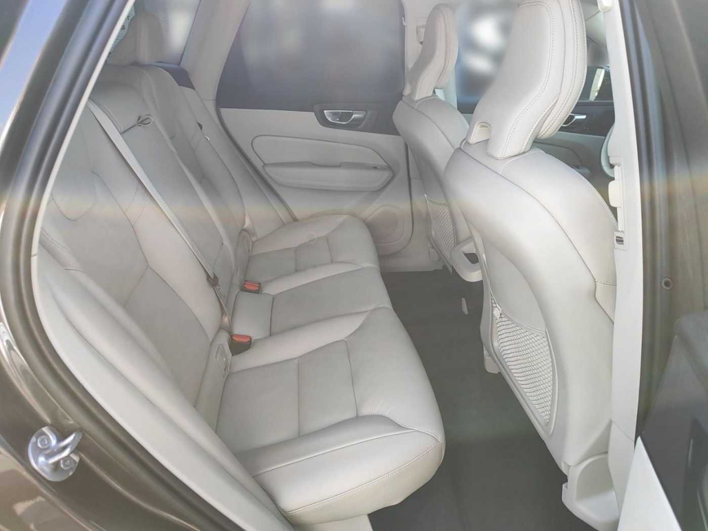 Volvo  B4 Diesel EU6d Plus Bright AWD AHK Navi Led