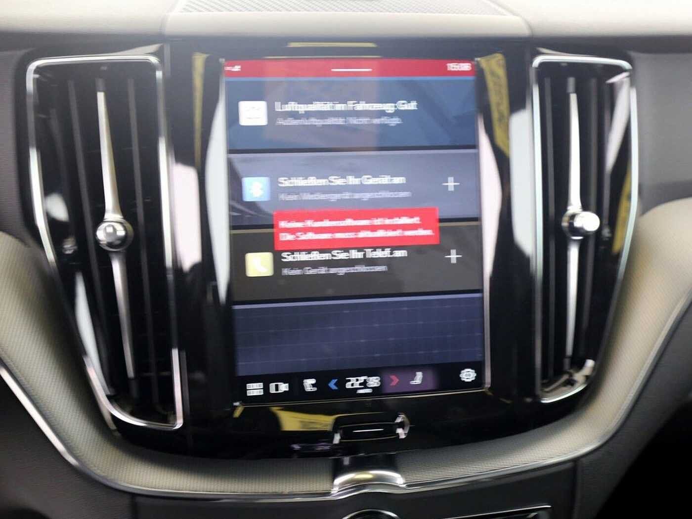 Volvo  T6 Plus Black Edition Recharge Plug-In Hybr