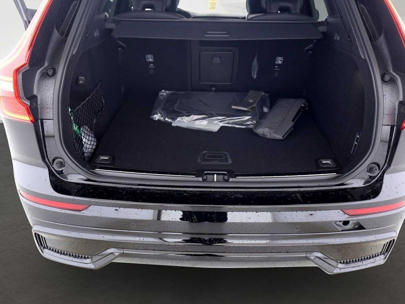 Volvo  T6 Plus Black Edition Recharge Plug-In Hybr