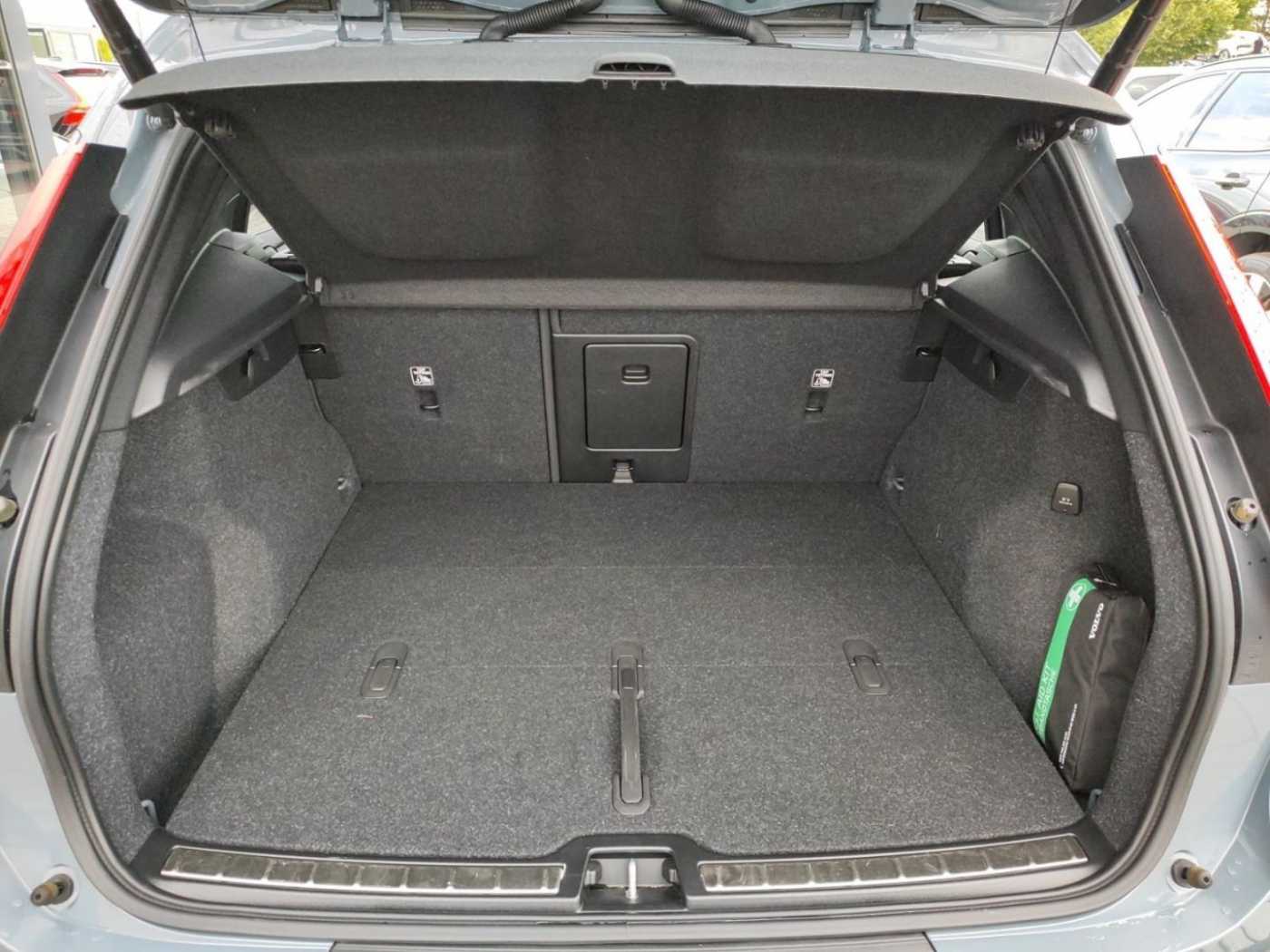 Volvo  B4 EU6d Plus Bright 2WD Memory Sitze Sounds