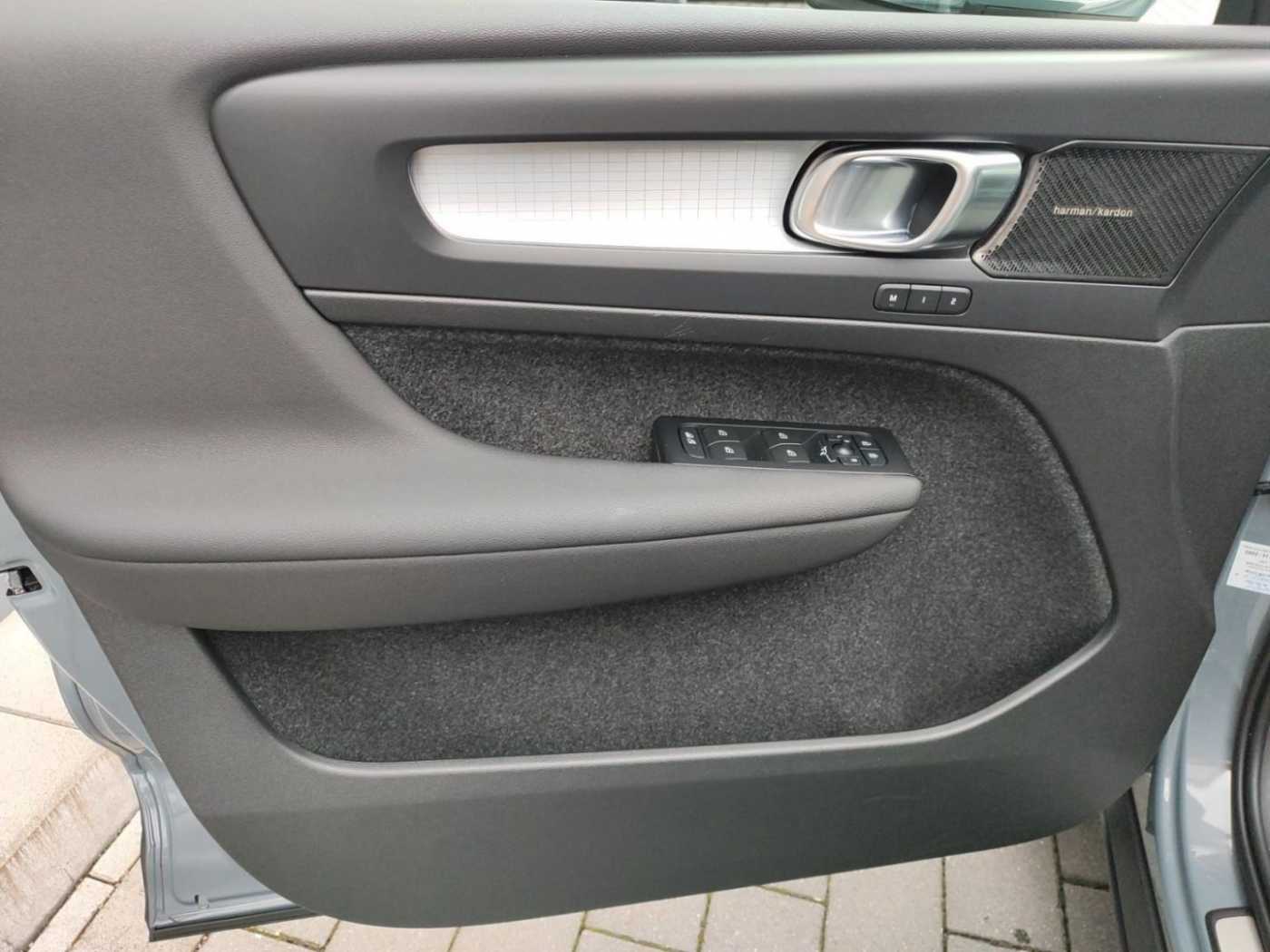 Volvo  B4 EU6d Plus Bright 2WD Memory Sitze Sounds