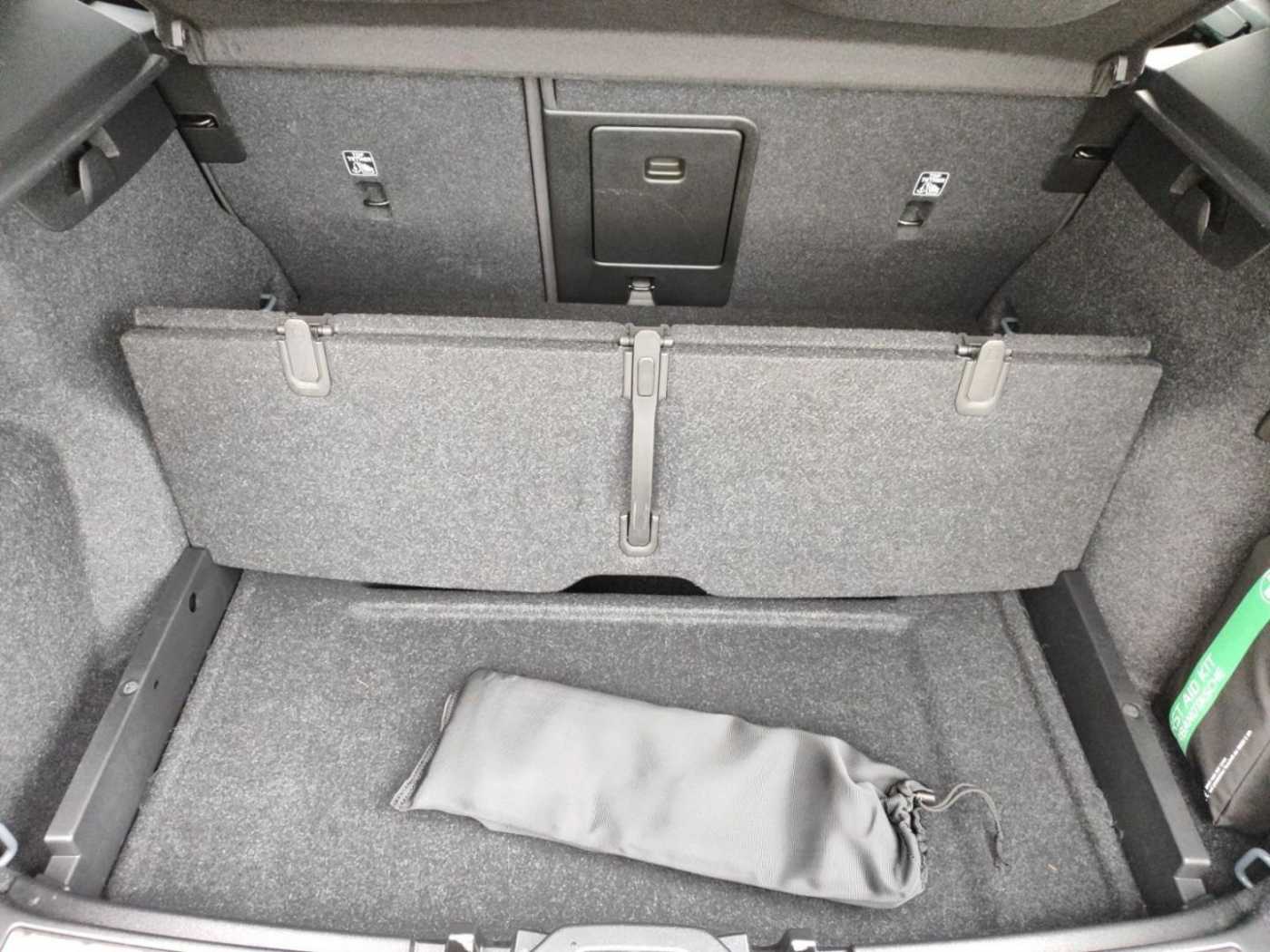 Volvo  B4 EU6d Plus Bright 2WD Memory Sitze Sounds
