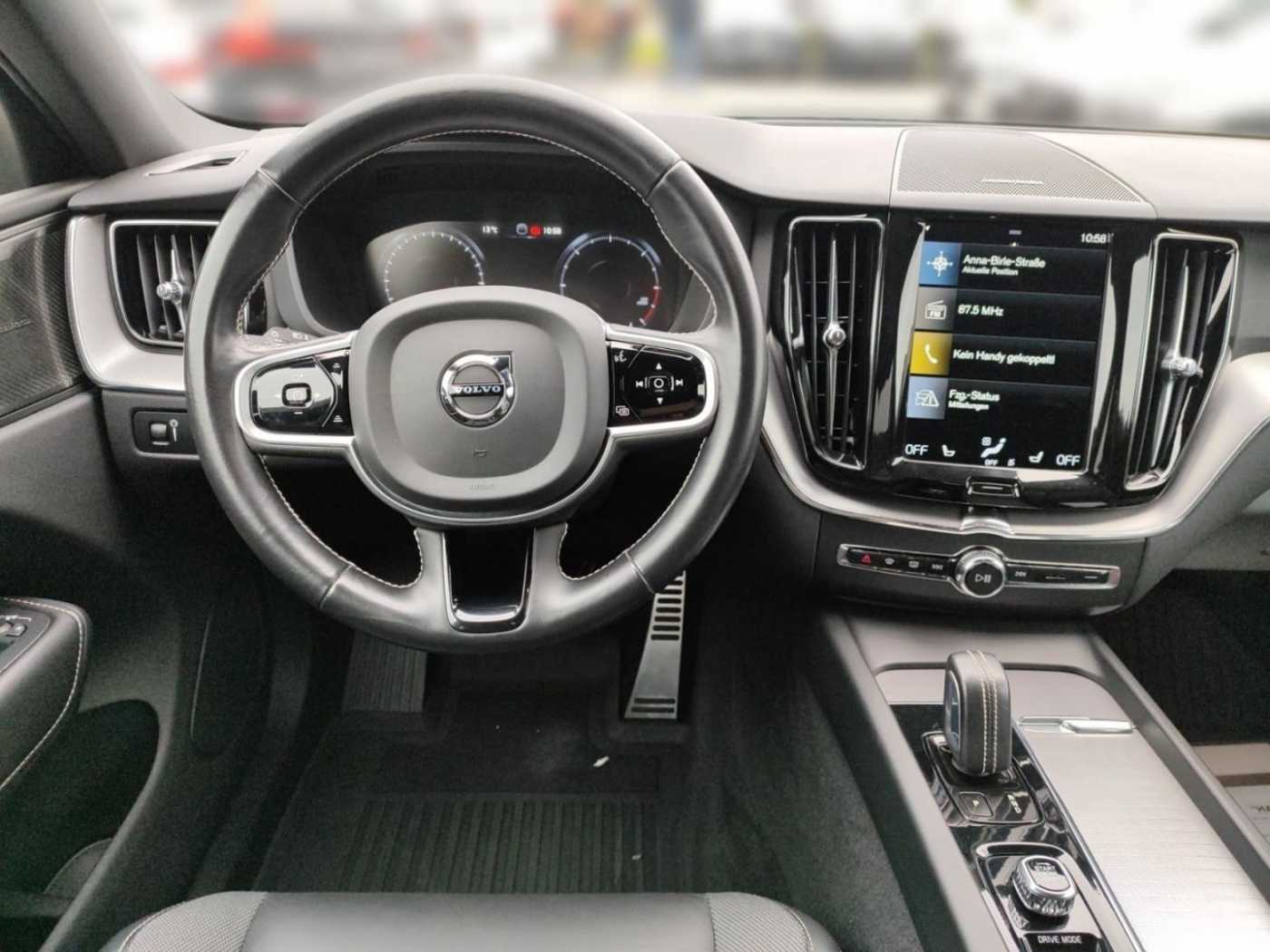 Volvo  B5 Diesel EU6d R Design AWD HUD Navi Leder