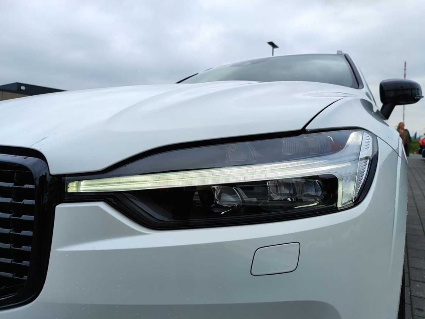 Volvo  B5 Diesel EU6d R Design AWD HUD Navi Leder