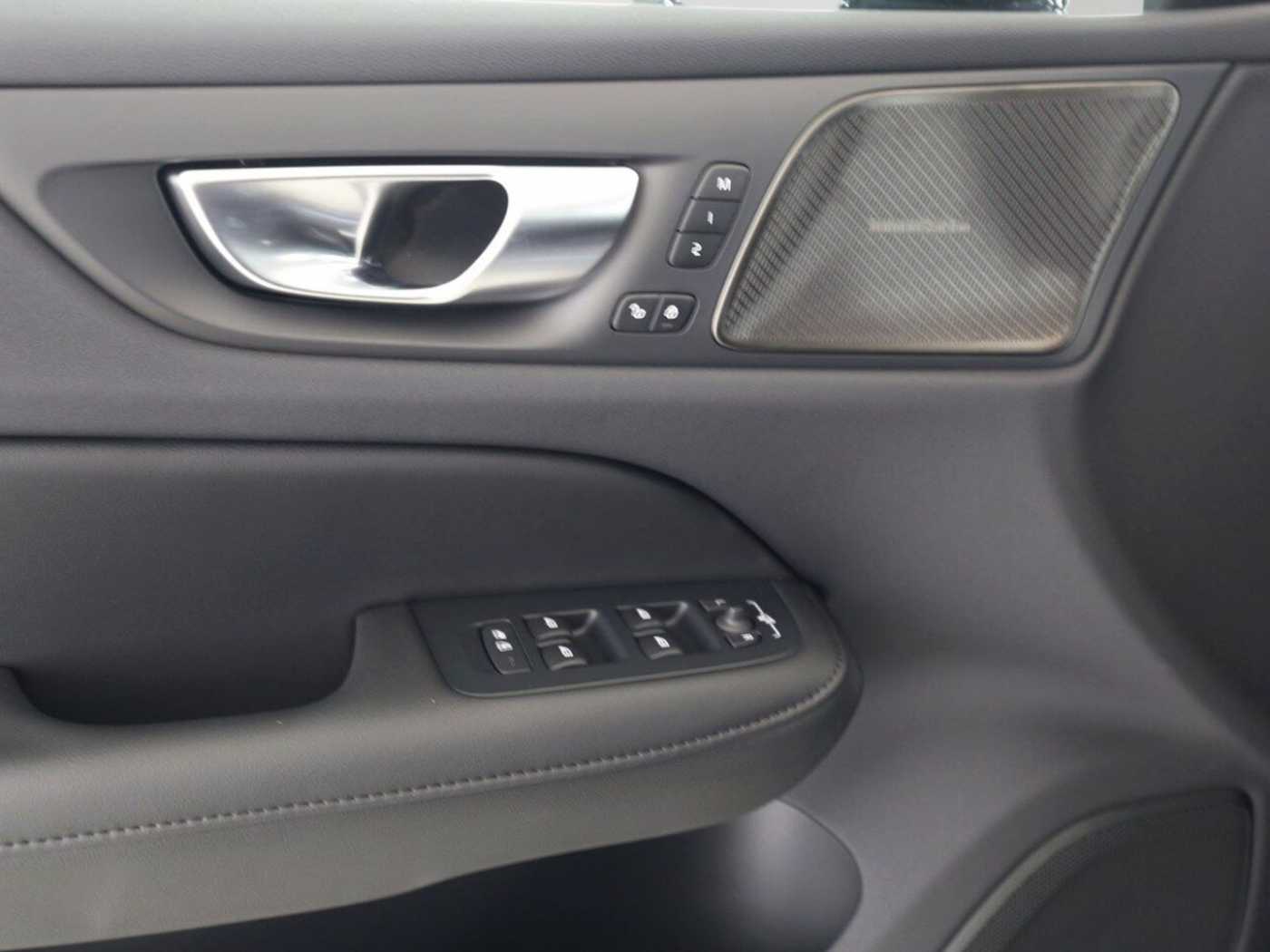 Volvo  Ultimate Dark AWD B5 Benzin EU6d HUD StandHZ