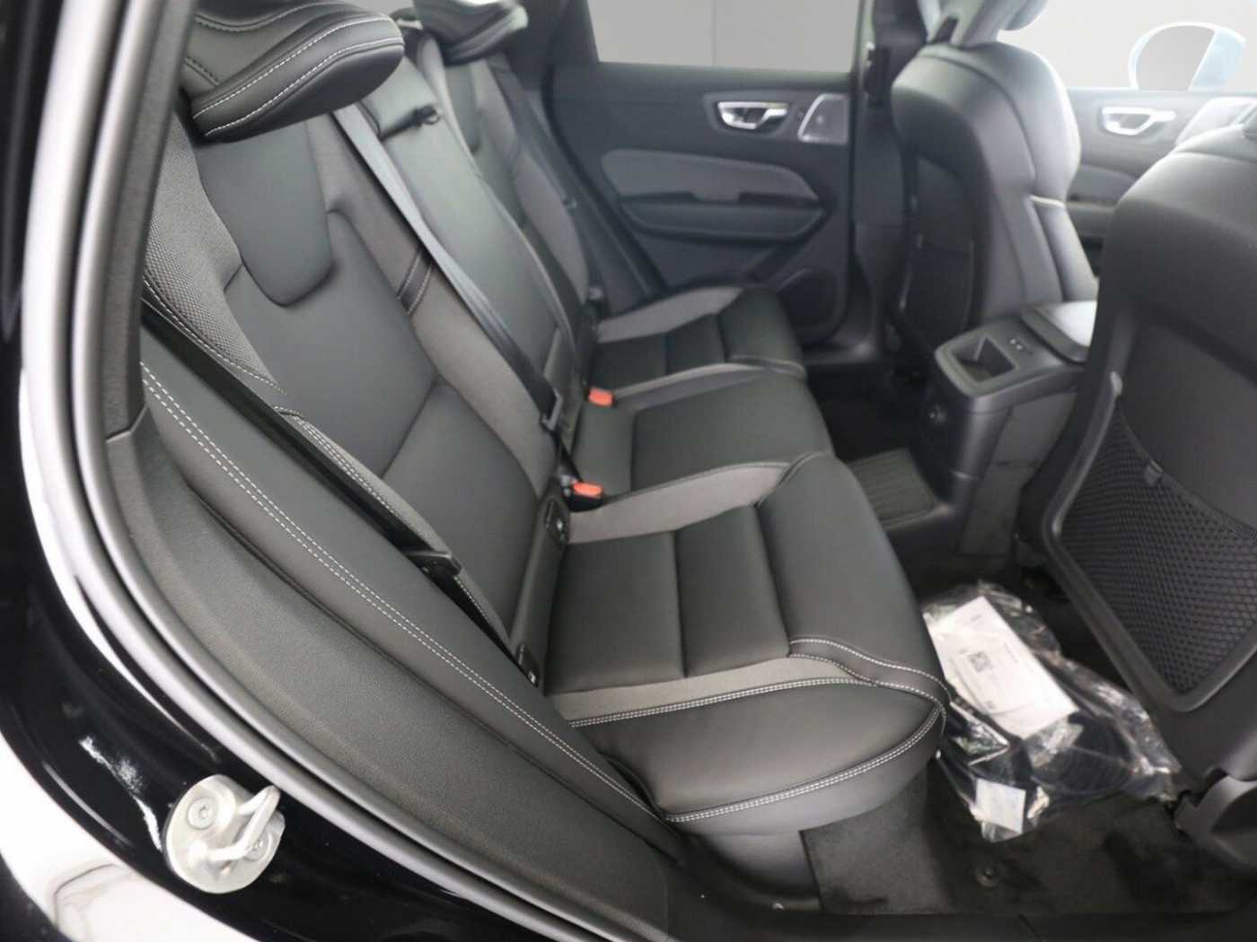 Volvo  Plus Black Edition Plug-In Hybrid AWD T6 Tw
