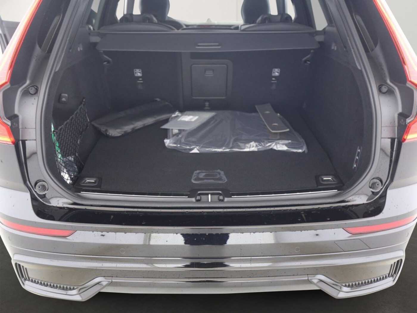 Volvo  Plus Black Edition Plug-In Hybrid AWD T6 Tw
