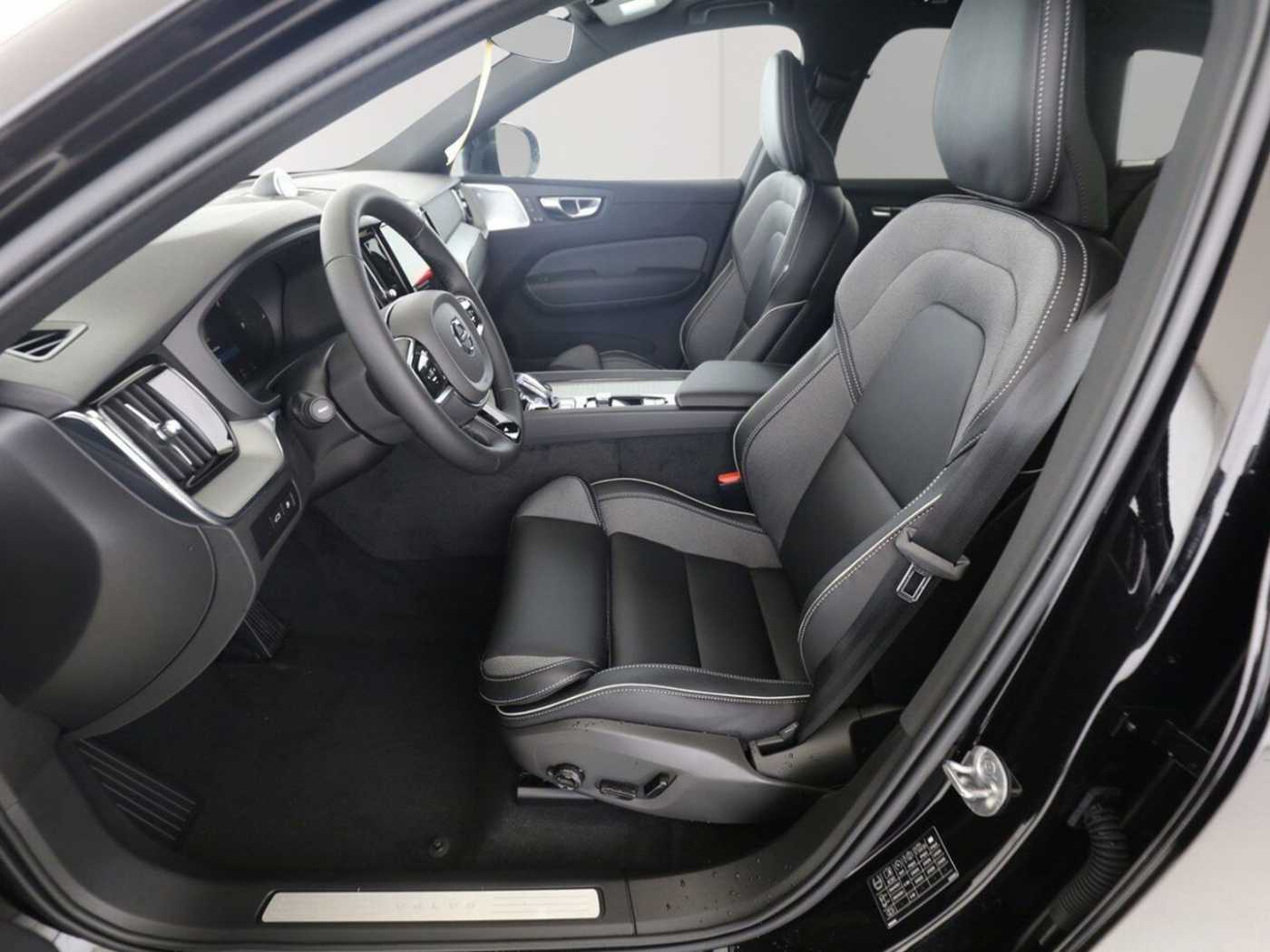 Volvo  Plus Black Edition Plug-In Hybrid AWD T6 Tw